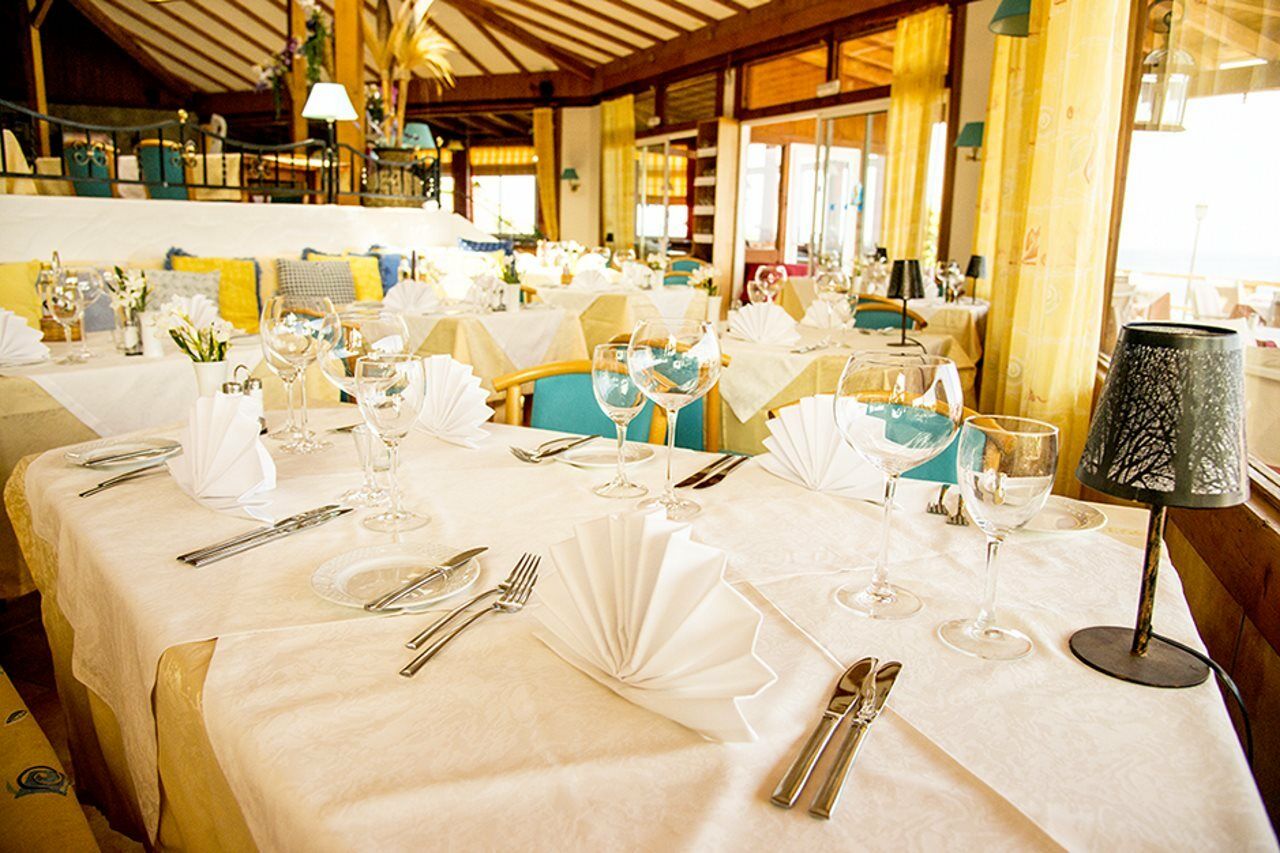 Suite Hotel Marina Playa Esquinzo Buitenkant foto